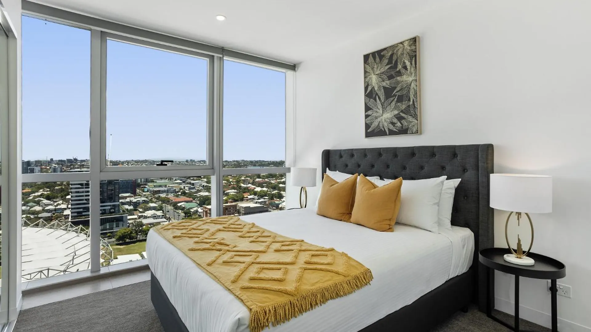 Apartment Executive 2-Bed With Stadium View, Great Amenities Brisbane Australia